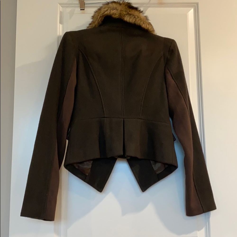 BEBE SHORT COAT WITH FAUX FUR COLLAR - Picture 6 of 8
